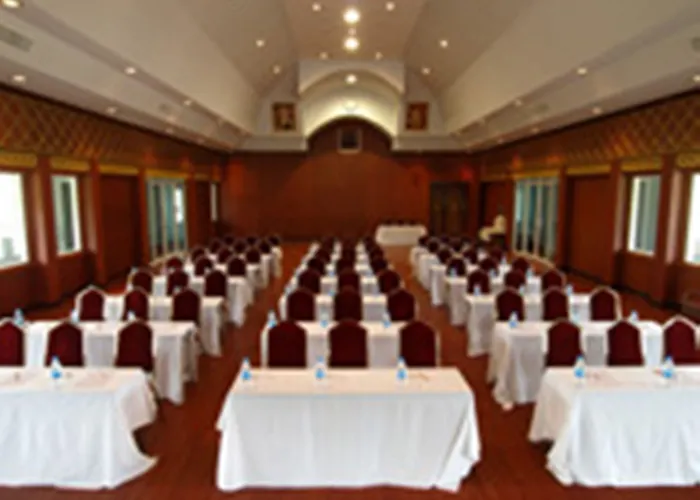ภูผาผึ้งรีสอร์ท 3*