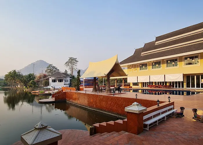 ภูผาผึ้งรีสอร์ท รีสอร์ท 3*