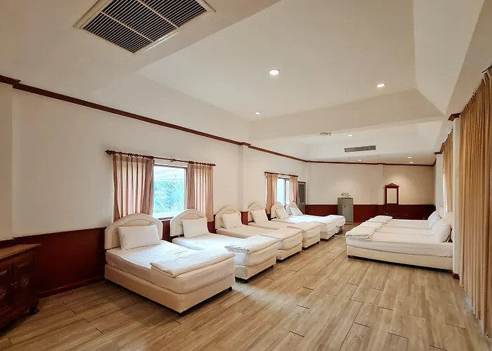 ภูผาผึ้งรีสอร์ท รีสอร์ท 3*